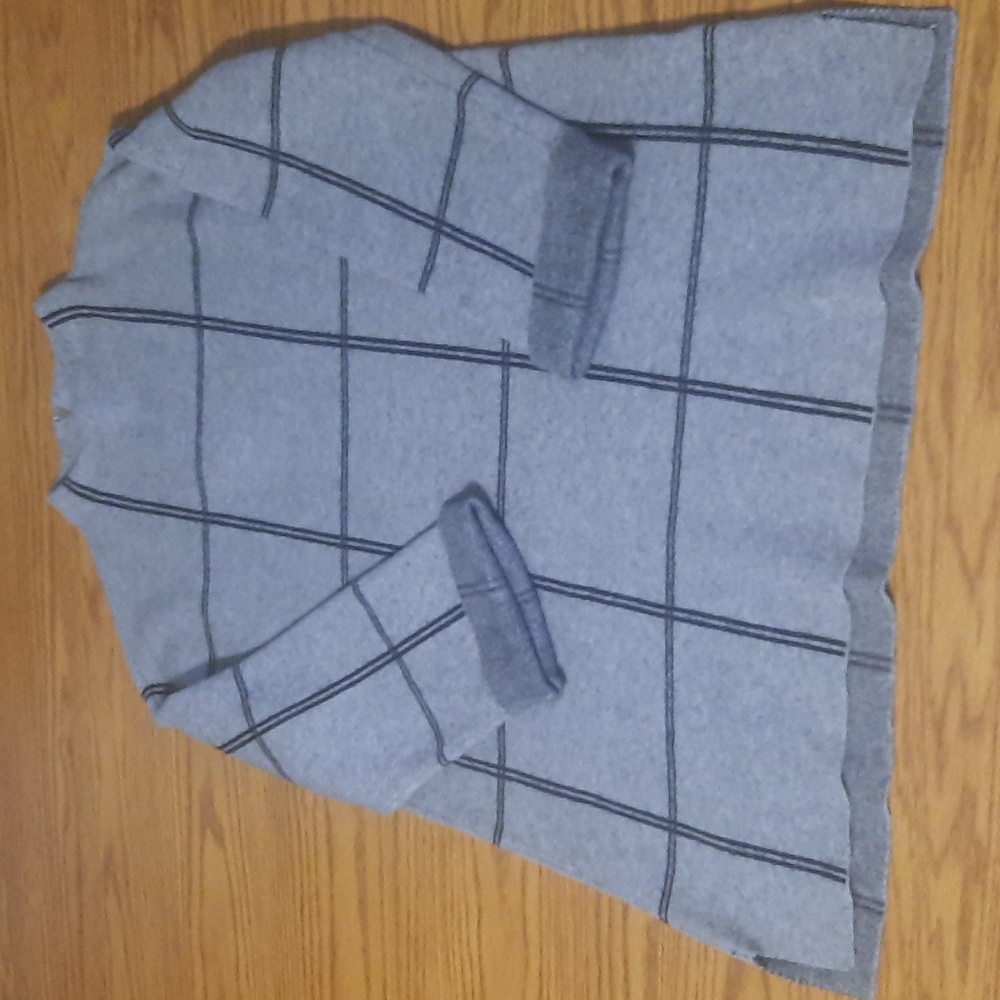 Tahari sweater 3/4 length rolled sleeves heavyweight material